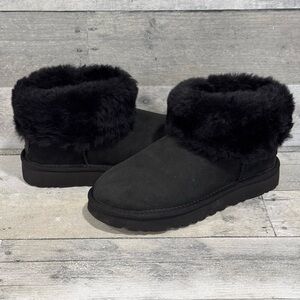 UGG Classic Mini Fluff Genuine Shearling Bootie In Black  - Sz - 5 .US